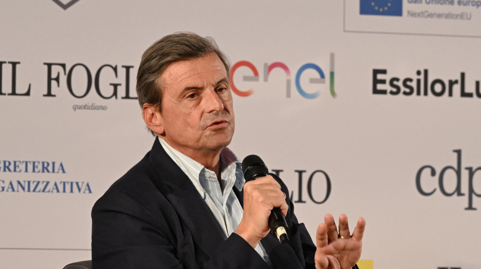 Renzi a Meloni, riportiamo Carabinieri e Polizia dall'Albania