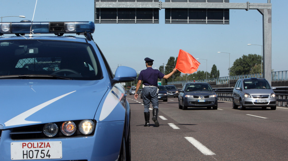 ++ Problemi ad asfalto per caldo, chiusi caselli Verona su A4 ++