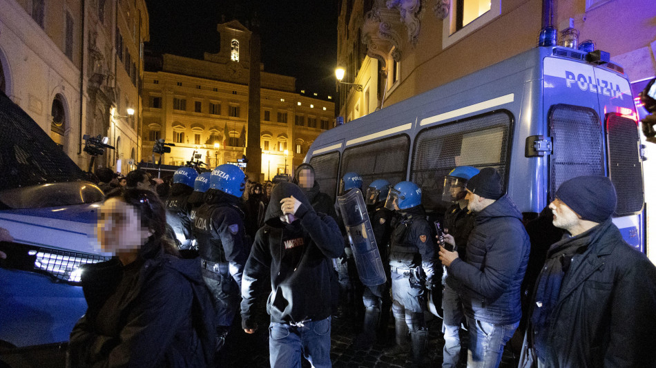 Tensioni a manifestazione contro ddl Sicurezza a Roma