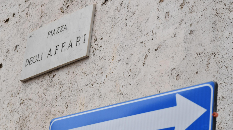 Borsa: Milano parte positiva (+0,5%), in luce Leonardo