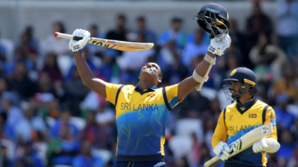 Sri Lanka 'fight fire with fire' as Mathews eyes new England shock