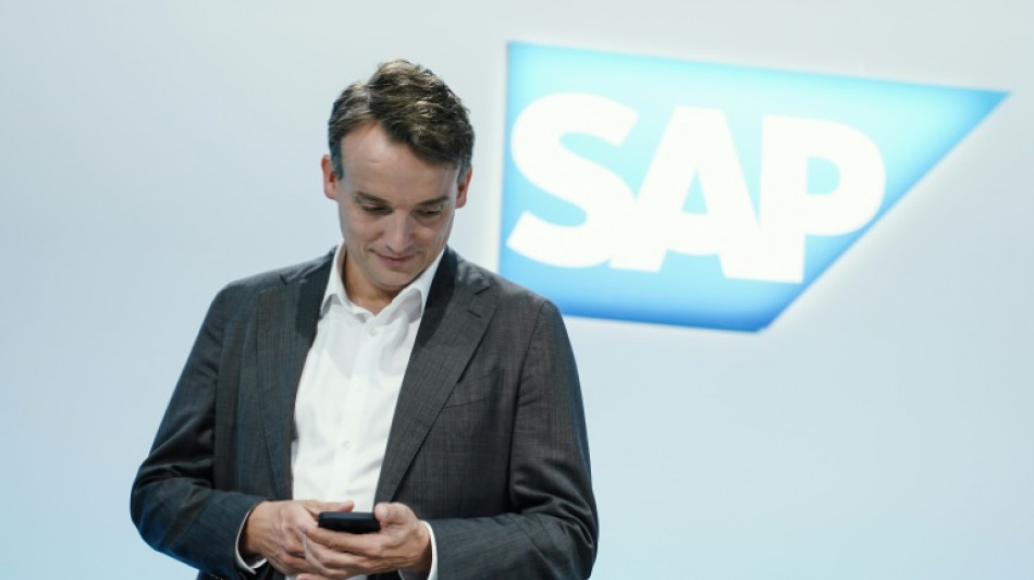 Studie: Chefs der Dax-Konzerne steigern Gehälter 2024 deutlich