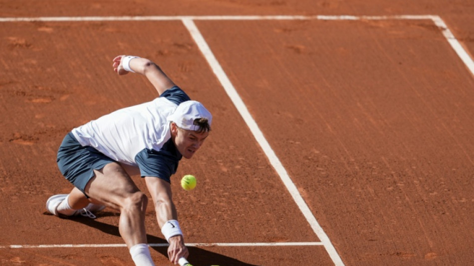 Rune defeats Alcaraz to win Barcelona Open