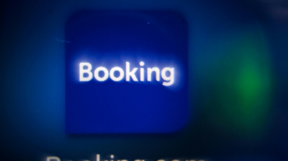 Annonces frauduleuses et arnaques : Bruxelles enqu&ecirc;te sur Booking