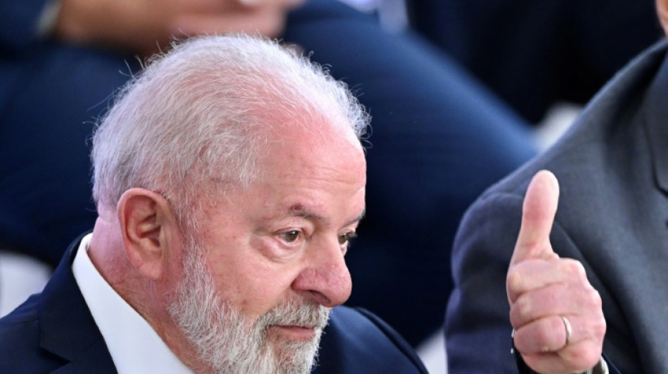 Lula se encontra 'est&aacute;vel' ap&oacute;s opera&ccedil;&atilde;o do quadril