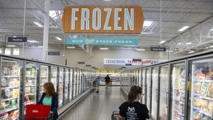 Vendite al dettaglio in Usa calano dello 0,9%, oltre le attese