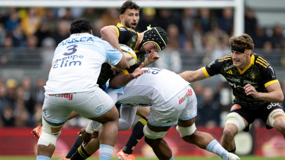Bordeaux-Begles backups edge Pau to close in on Top 14 summit