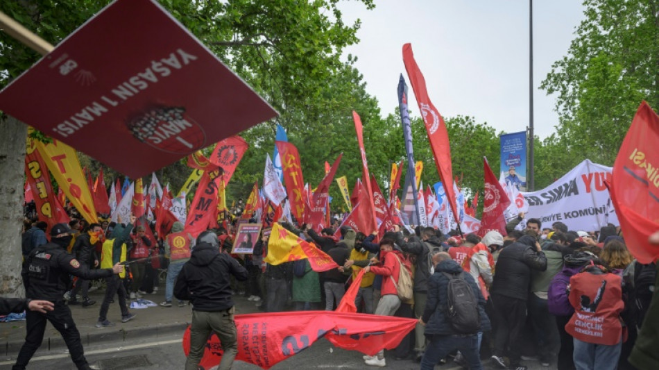 Decenas de arrestos en Estambul durante las manifestaciones del 1&ordm; de mayo en Turqu&iacute;a 