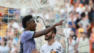 Trois supporters condamn&eacute;s &agrave; huit mois de prison pour insultes racistes envers Vinicius