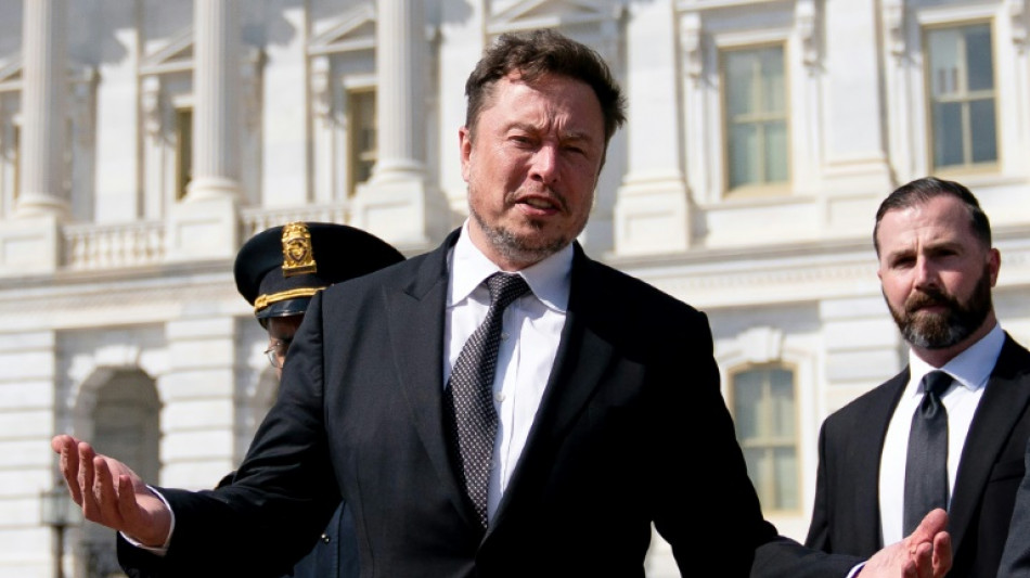 Musk critica apoio da Alemanha ao resgate de migrantes no Mediterr&acirc;neo
