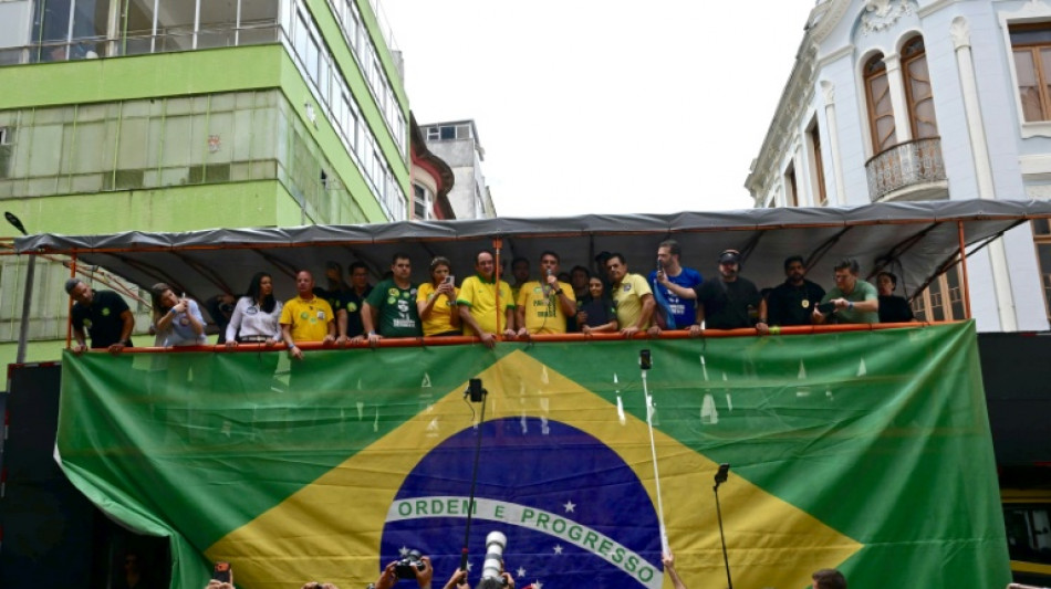 PF investiga Fl&aacute;vio Bolsonaro por suspeita de corrup&ccedil;&atilde;o e lavagem de dinheiro