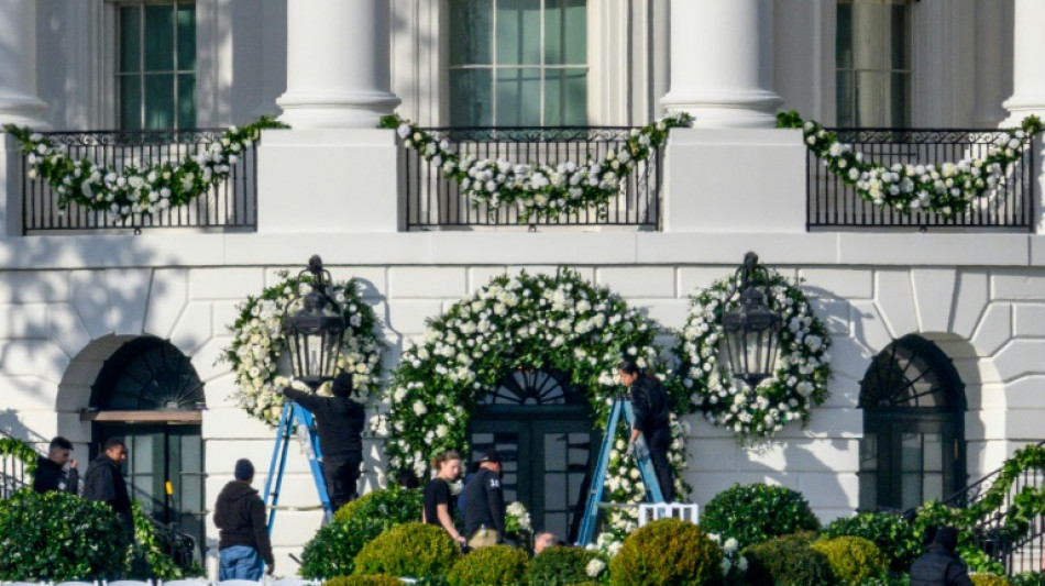 Biden marie sa petite-fille &agrave; la Maison Blanche et &agrave; huis clos