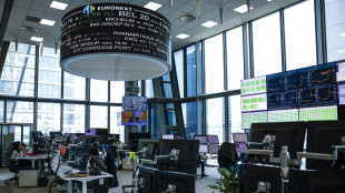 Borsa: l'Europa apre in cauto rialzo, Parigi +0,17%