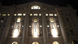 Borsa: Milano fiacca (-0,5%), giù Mps e Leonardo, bene Tenaris