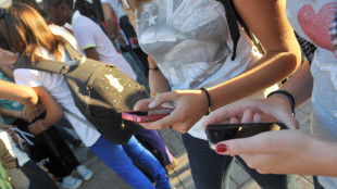 Vita da follower per gli adolescenti ma temono guerra e clima