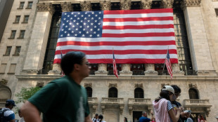 Wall Street termine en ordre dispers&eacute;, les inqui&eacute;tudes autour de l'IA plombent la "tech"