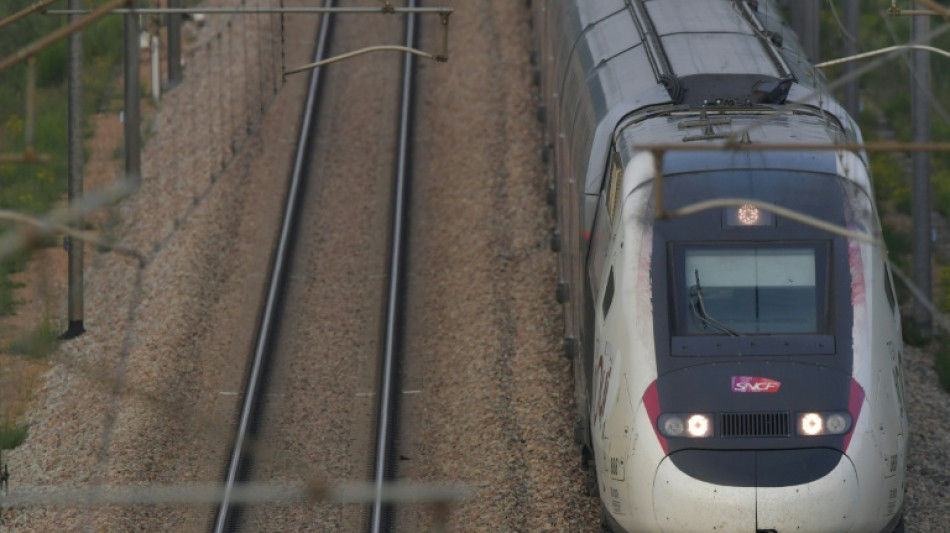 Grève SNCF: trafic quasiment normal prévu mercredi, affirme le ministre des Transports