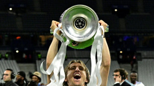 Modric renueva por una temporada m&aacute;s con el Real Madrid