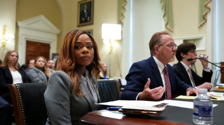 Dos congresistas de EEUU dimiten y otros dos enfrentan una posible e inusual expulsi&oacute;n de la C&aacute;mara