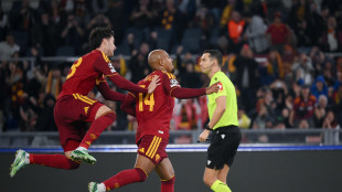 La Roma batte il Cagliari, colpo esterno del Como a Torino