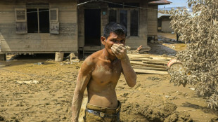 El hambre acecha tras las inundaciones que dejaron más de 900 muertos en Indonesia