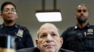 Weinstein nega ter cometido crimes enquanto júri delibera seu caso