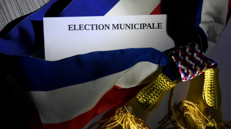 Municipales: les &eacute;lecteurs votent &agrave; un second tour &agrave; suspense