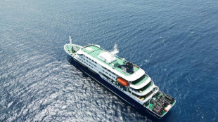 La OMS confirma dos casos de hantavirus entre los pasajeros del crucero anclado frente a Cabo Verde