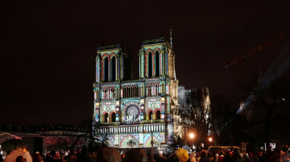 Notre-Dame rouvre au public avec ses premi&egrave;res messes depuis cinq ans