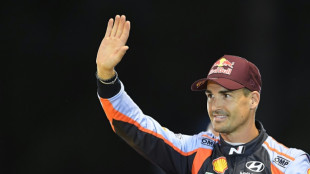 El coche del espa&ntilde;ol Dani Sordo se incendia en el Rally de Jap&oacute;n