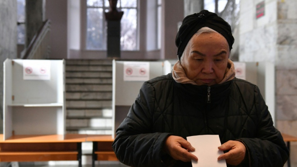 Vorgezogene Parlamentswahl in Kirgistan - Präsident Schaparow will Macht festigen