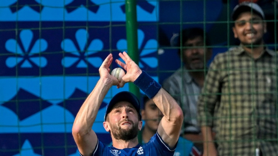 Buttler says Woakes' form a 'frustration' ahead of key World Cup clash