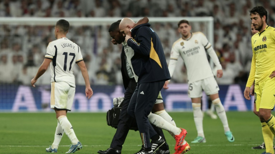 Real Madrid goleia Villarreal e assume lideran&ccedil;a provis&oacute;ria; Alaba sofre les&atilde;o grave