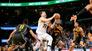 Doncic scores 30 as Lakers rout Thunder