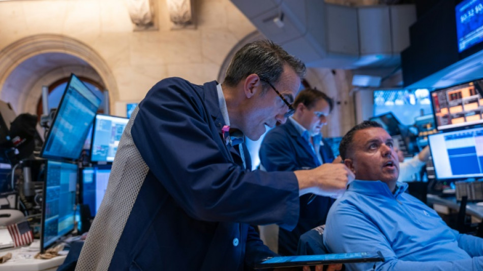 Wall Street ouvre proche de l'&eacute;quilibre, stabilisation apr&egrave;s le trou d'air