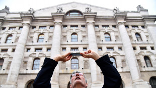 Borsa: Milano apre in rialzo (+0,59%), corre Stellantis