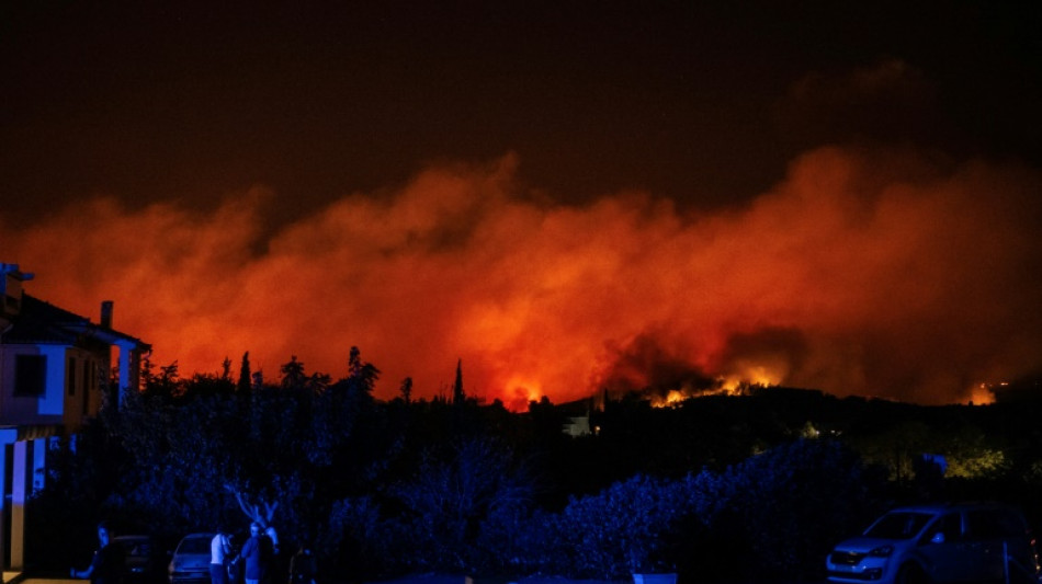 Incendies en Gr&egrave;ce: ordres d'&eacute;vacuation de plusieurs localit&eacute;s pr&egrave;s d'Ath&egrave;nes