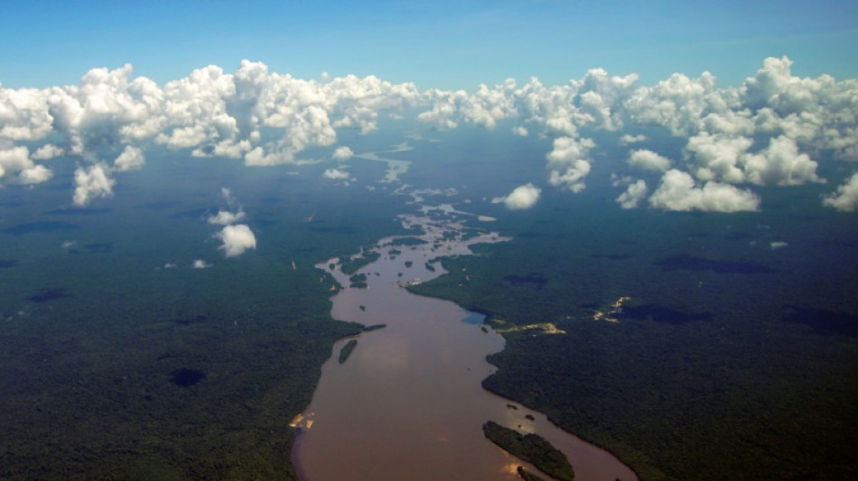 Guiana anuncia novas descobertas de petr&oacute;leo em &aacute;guas reclamadas pela Venezuela