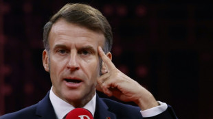 Emmanuel Macron vient &agrave; Toulouse "sonner le tocsin" sur les r&eacute;seaux sociaux