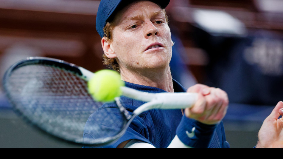 Six Kings Slam: Sinner elimina Tsitsipas