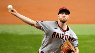 Diamondbacks rout Rangers to pull level in World Series