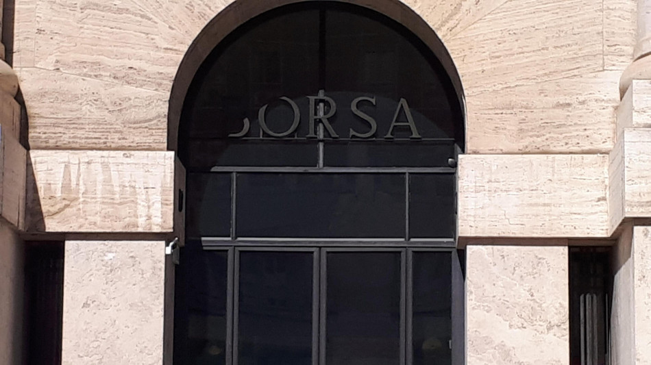 Borsa: Milano chiude in rialzo dello 0,81%