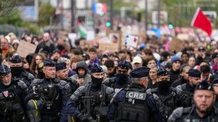 Apr&egrave;s un samedi plus calme qu'attendu, les forces de s&eacute;curit&eacute; prudentes sur les suites de la col&egrave;re sociale