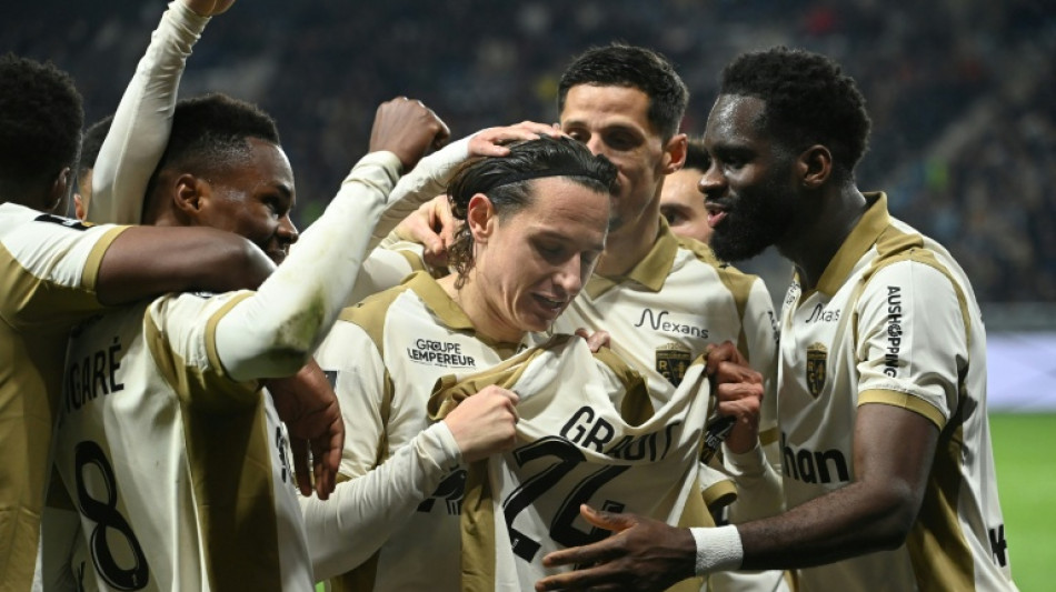 Ligue 1: Lens prend la tête, Nice n'en finit plus de perdre