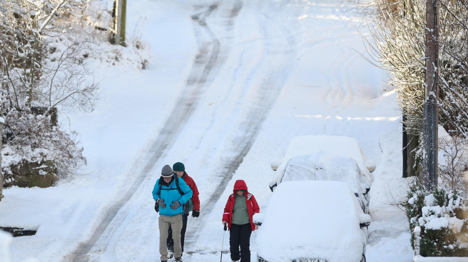 Ondata di gelo in Gb, chiuse per neve scuole nel nord e scalo di Liverpool
