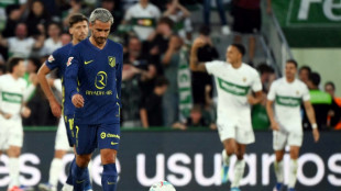 Atl&eacute;tico de Madrid tem Almada expulso e perde (3-2) na visita ao Elche