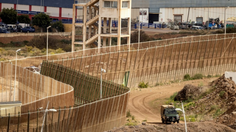 A la fronti&egrave;re de Melilla, des migrants d&eacute;termin&eacute;s &agrave; rejoindre l'Europe 