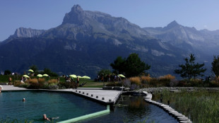 Au pied du mont Blanc, la fra&icirc;cheur d'un plan d'eau pour fuir la canicule