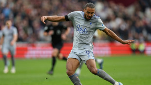Calvert-Lewin on target as Everton sink West Ham