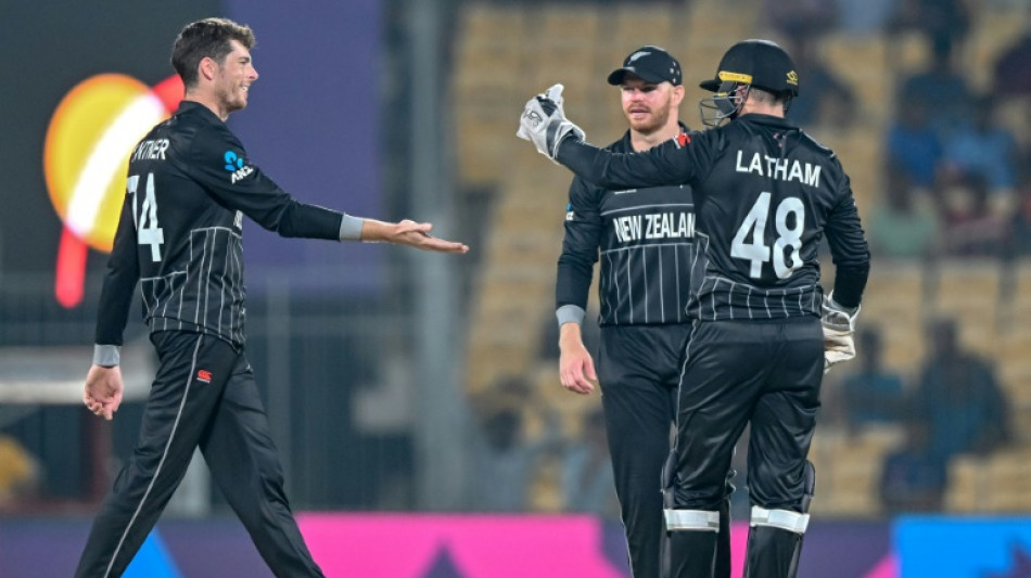 Santner in 'tough challenge' to beat Vettori's New Zealand spin record